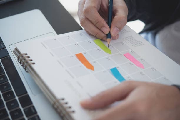 Balancing School, Study and Extracurriculars: How to Build a Routine That Works